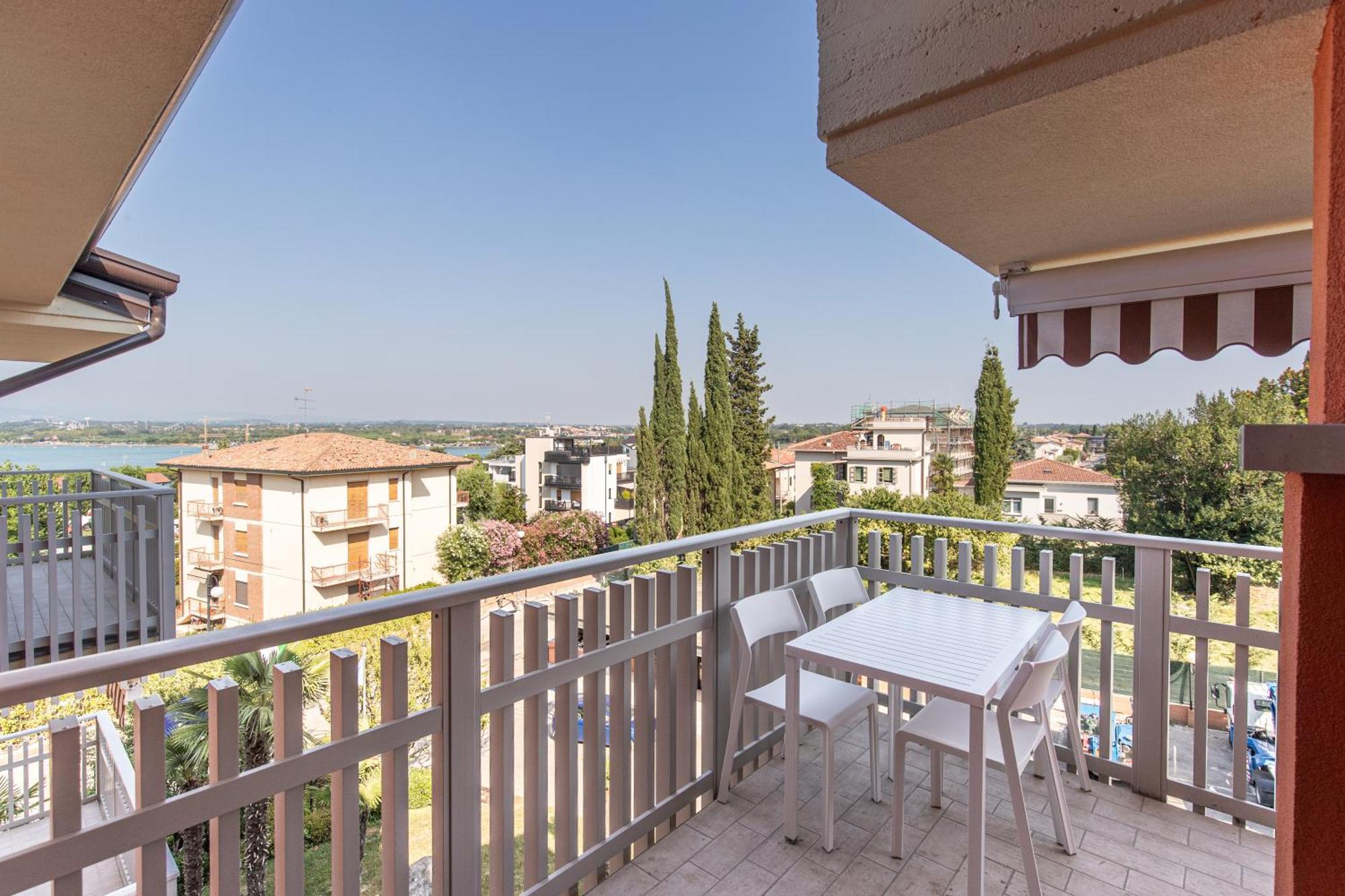 Prestige Garda Home - Ai Cappuccini Peschiera del Garda Exterior photo
